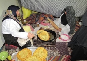 جشنواره گولاچ در روستای بیابانک سرخه