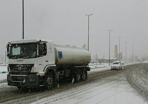 تداوم سوخت‌رسانی در مناطق جنوبی آذربایجان غربی درپی بارش سنگین برف