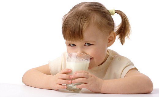  شیر خوردن کودک