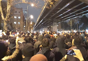 آیا اعتراضات خیابانی دانشجویان در تهران برای همدردی با قربانیان حادثه سقوط هواپیما بود؟ + فیلم