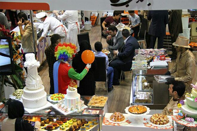 سومین نمایشگاه گردشگری غذا و شیرینی در مشهد پایان یافت