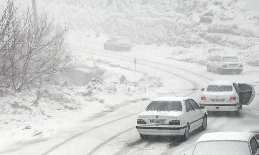 برف و کولاک موجب محدودیت ترافیکی در محورهای خراسان رضوی