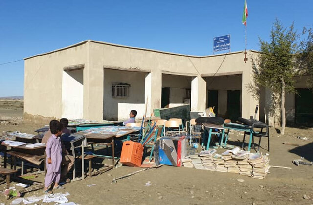سیل مهربانی دانش‌آموزان و فرهنگیان خراسان رضوی به مناطق سیلزده سیستان و بلوچستان جاری شد