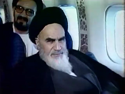 احساس امام خمینی(ره) لحظاتی قبل از ورود به ایران + فیلم