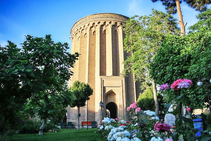 توضیحات عضو شورای شهر تهران درباره کج شدگی برج طغرل
