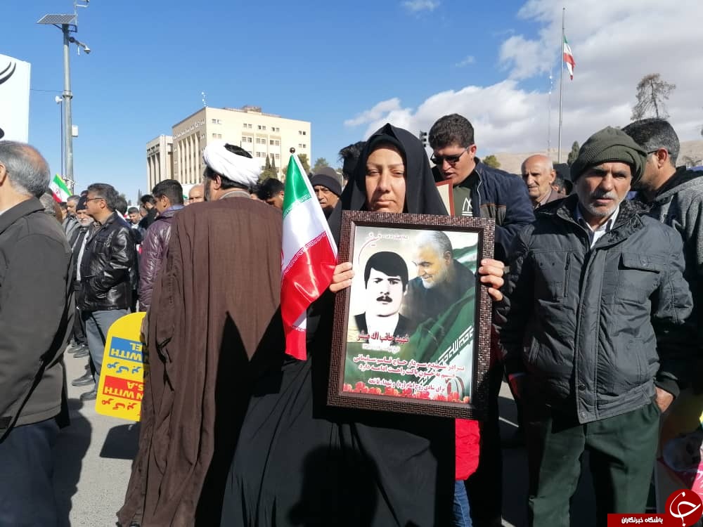 فارس به پاس پیروزی انقلاب در ۲۲ بهمن و به یاد سردار دل‌ها به پا خواست + تصاویر