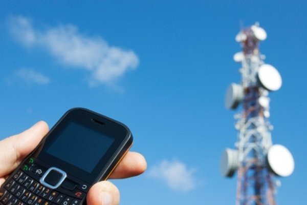 بررسی مشکل آنتن دهی تلفن همراه در روستا‌های گوراب علیا و سفلی