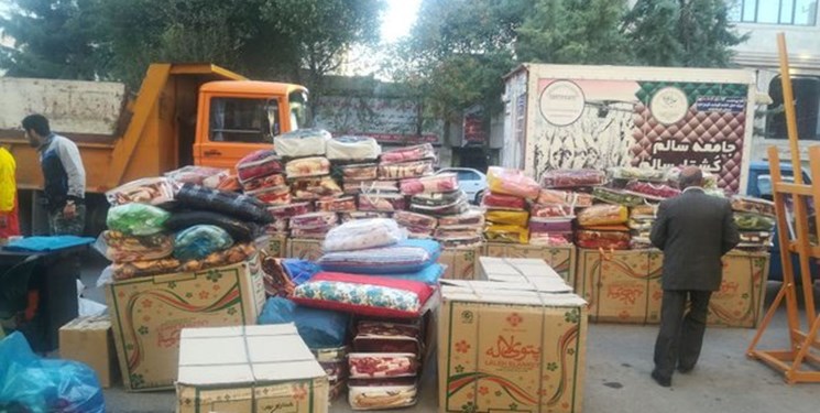 ارسال کمک‌های مردمی ایلام به سیل زدگان سیستان و بلوچستان