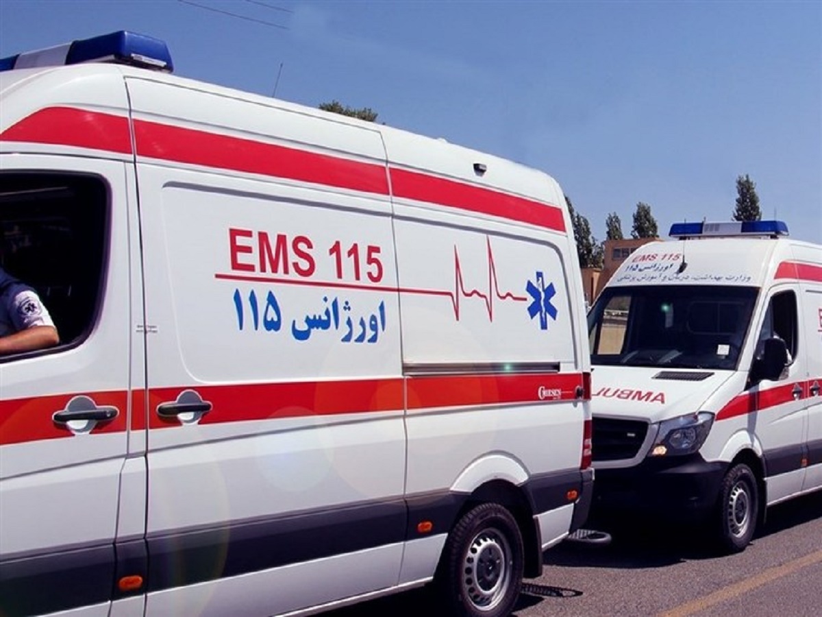 مصدومیت ۱۱ نفر بر اثر واژگونی مینی‌بوس در جاده ورامین به تهران