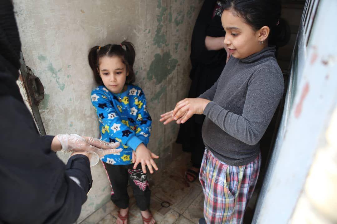 توزیع ۲۵ هزار بسته بهداشتی ضدکرونایی در محله محروم هرندی