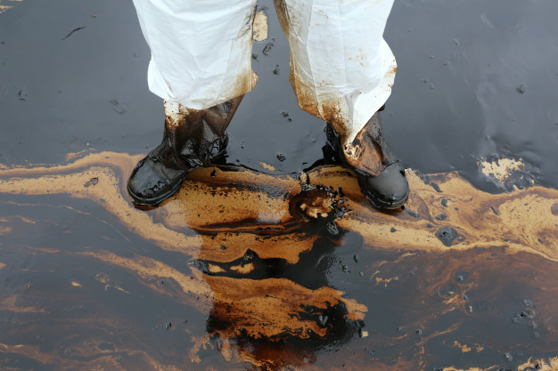 کرونا نفت را هم آلوده کرد/ سقوط نرخ هر بشکه نفت برنت به ۳۱ دلار!