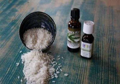 از بین بردن بوی نم و رطوبت لباس