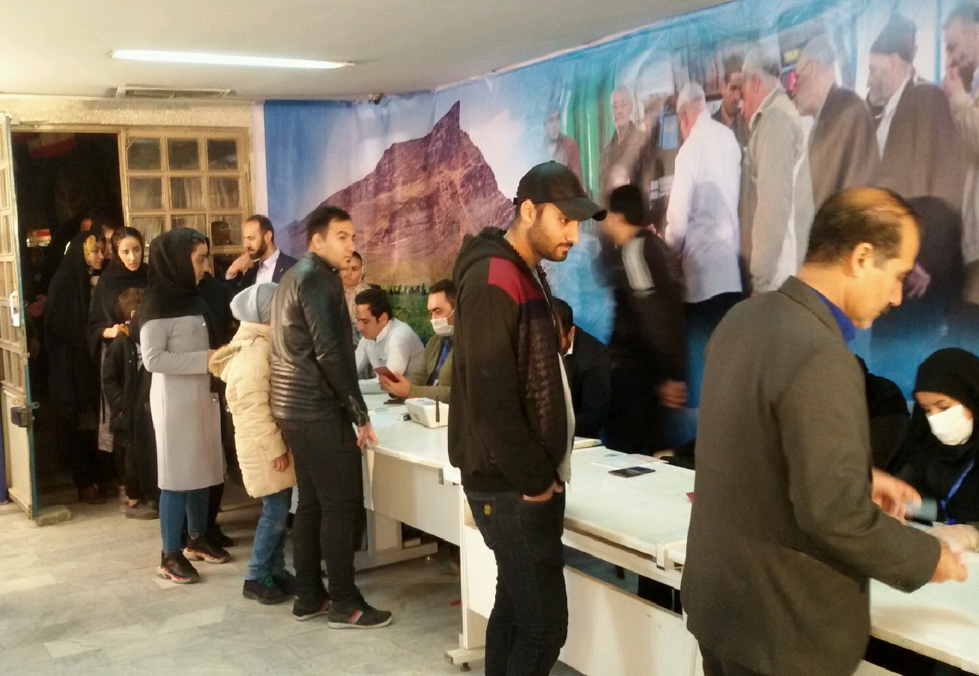 حضور پرشور مردم استان مرکزی در انتخابات و تمدید ۴ ساعته زمان رای گیری
