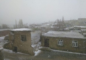 برف، روستای جعفرآباد را سفیدپوش کرد + فیلم