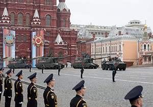 نمایش قدرت ارتش روسیه با رژه نیروهای مسلح + فیلم