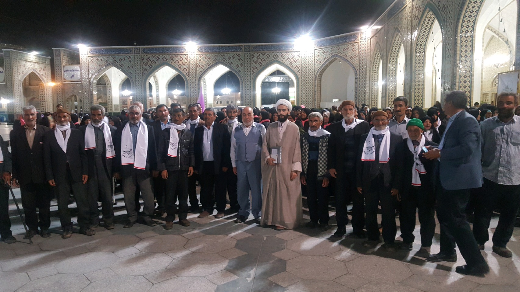 تشرف 300 نفر از زائر اولی ها به حرم مطهر رضوی
