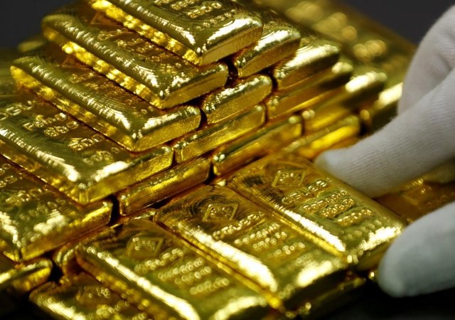 نرخ طلا و سکه در ۲۳ اردیبهشت ۹۸/ طلای ۱۸ عیار به ۴۵۸ هزار تومان رسید + جدول