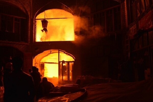 خبر عمدی بودن آتش‌سوزی بازار تبریز کذب محض است