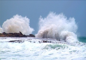 تداوم وزش باد‌های نسبتاً شدید در مناطق دریایی هرمزگان