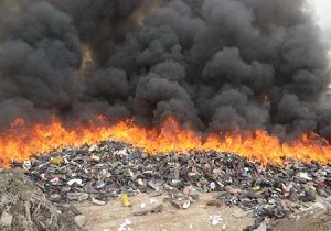 آتش سوزی در مدفن زباله صفیر، منشا دود در اهواز/مدیریت پسماند در اهواز ضعیف است