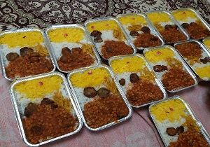 توزیع۲۰۰۰ پرس غذای گرم در بین مددجویان اسلام آباد غرب