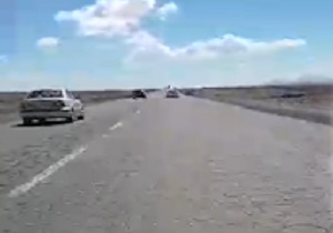 وقتی در جاده اردستان - نائین زلزله را حس می‌کنید! + فیلم