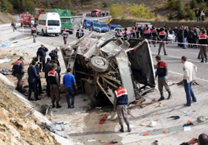 ۱۵ کشته در حادثه واژگونی مینی‌بوس در ترکیه