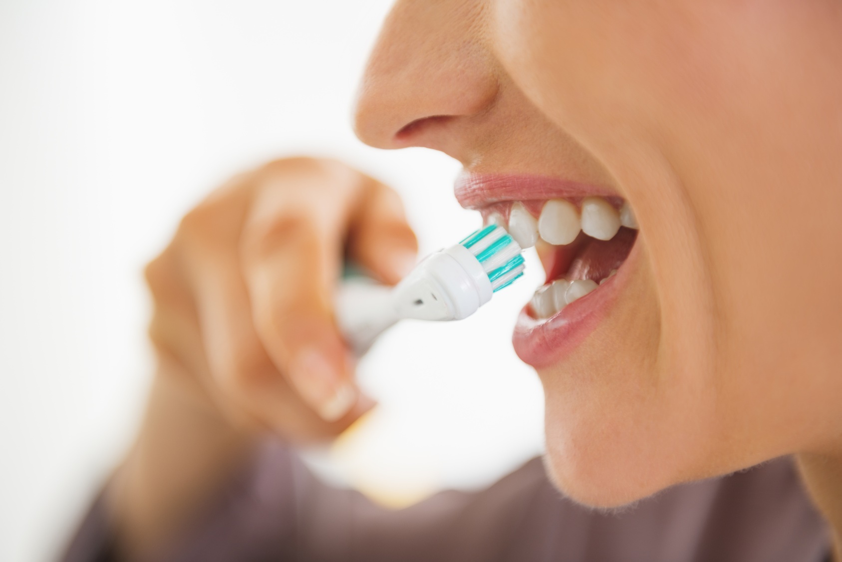 راهکار‌های طبیعی برای اینکه دندان‌هایتان سالم بماند