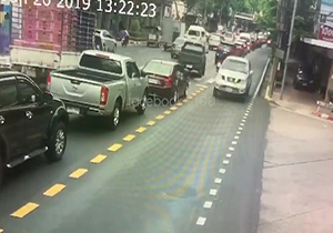 تصادف تاکسی با موتور پلیس اسکورت + فیلم