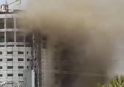 مهار حریق ساختمان هتل آسمان شیراز/ انبارکردن بیش از ۲ هزار تشک در طبقه زیرین کنار مواد قابل اشتعال علت حادثه بود + تصاویر و فیلم