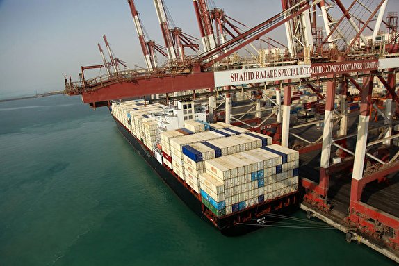 توسعه صادرات کالا به عمان با راه اندازی خط کانتینر یخچالی بندرجاسک