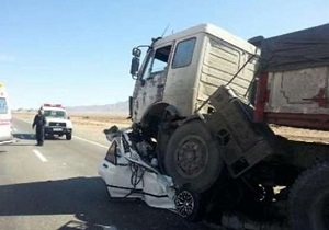 یک کشته و هفت مصدوم در اثر تصادف خودرو تیبا با تریلی/ انتقال شش مصدوم برخورد کامیون با پراید