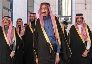 عربستان بدون حمایت‌های خارجی امکان بقا ندارد/ آل‌سعود به هر توهینی تن می‌دهد تا در قدرت بماند