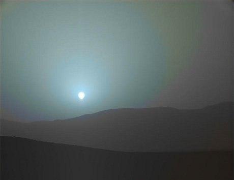 صداهای وحشتناک موجودات فضایی! / غروب مریخ چه رنگی است؟/ چرا فضا سیاه رنگ دیده می شود؟/ در فضا بدون لباس زنده می‌مانید؟