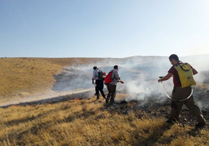 آتش‌سوزی در مراتع روستای رستم آباد