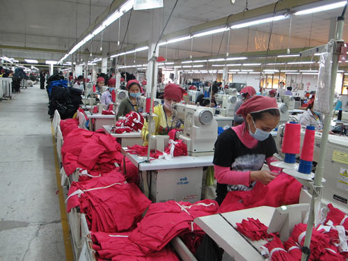 پشت‌پرده شرم‌آور فعالیت زنان در کارخانه‌های مشهورترین برندهای لباس/قربانی به نام «اختر» فاش کرد! + تصاویر