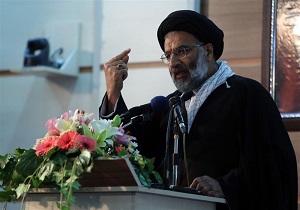 انقلاب اسلامی در برابر ظلمات و تاریکی‌ها قیام‌کرده است