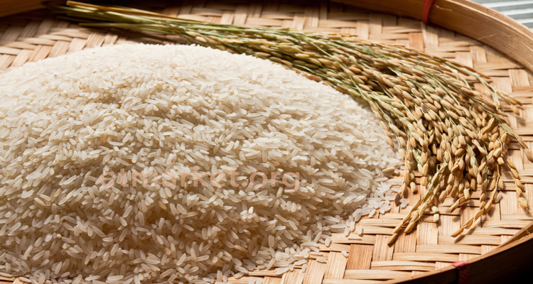 گرانفروشی برنج در سایه سکوت دستگاه‌های نظارتی/ ممنوعیت واردات بهانه‌ای برای افزایش قیمت برنج/ سودجویان در بازار همچنان می‌تازند/قیمت واقعی هر کیلو برنج ۲۰ هزار تومان