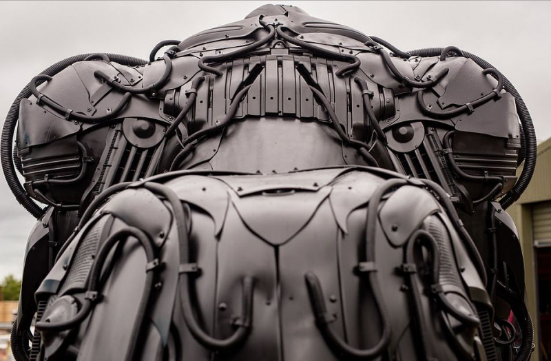 ساخت مجسمه‌ای عجیب با هدف کاهش تولید خودرو+تصویر