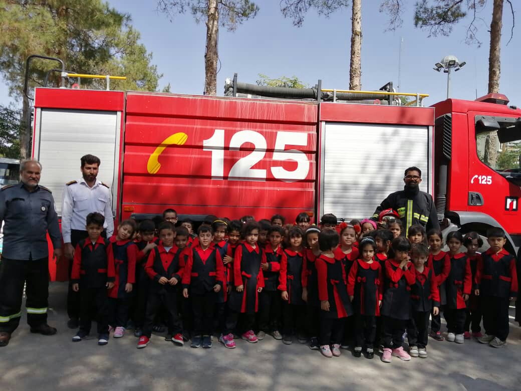 آموزش ایمنی و آتش نشانی به کودکان کرمانی
