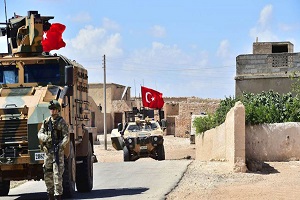 آنکارا در حومه «رقه» پایگاه نظامی می‌سازد/ مقابله نیرو‌های کُرد با ارتش ترکیه در «رأس العین»