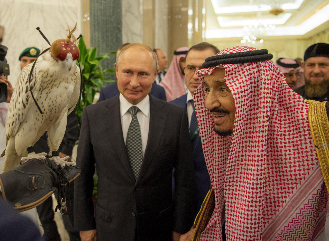 هدیه عجیب و متفاوت پوتین به پادشاه عربستان! + فیلم