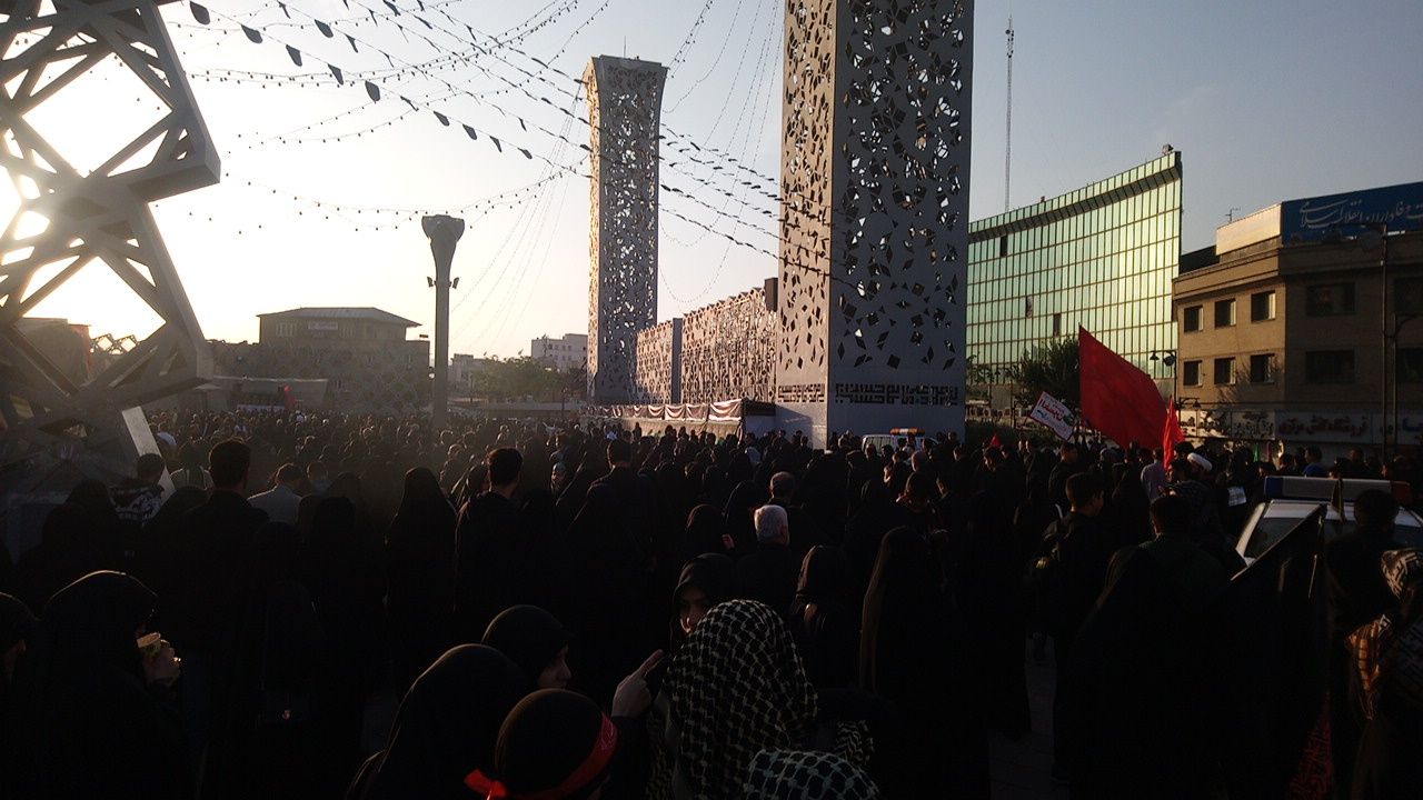 گزارش لحظه به لحظه از پیاده‌روی جاماندگان اربعین حسینی در تهران/ همرهان رفتند و من از کاروان جا مانده‌ام