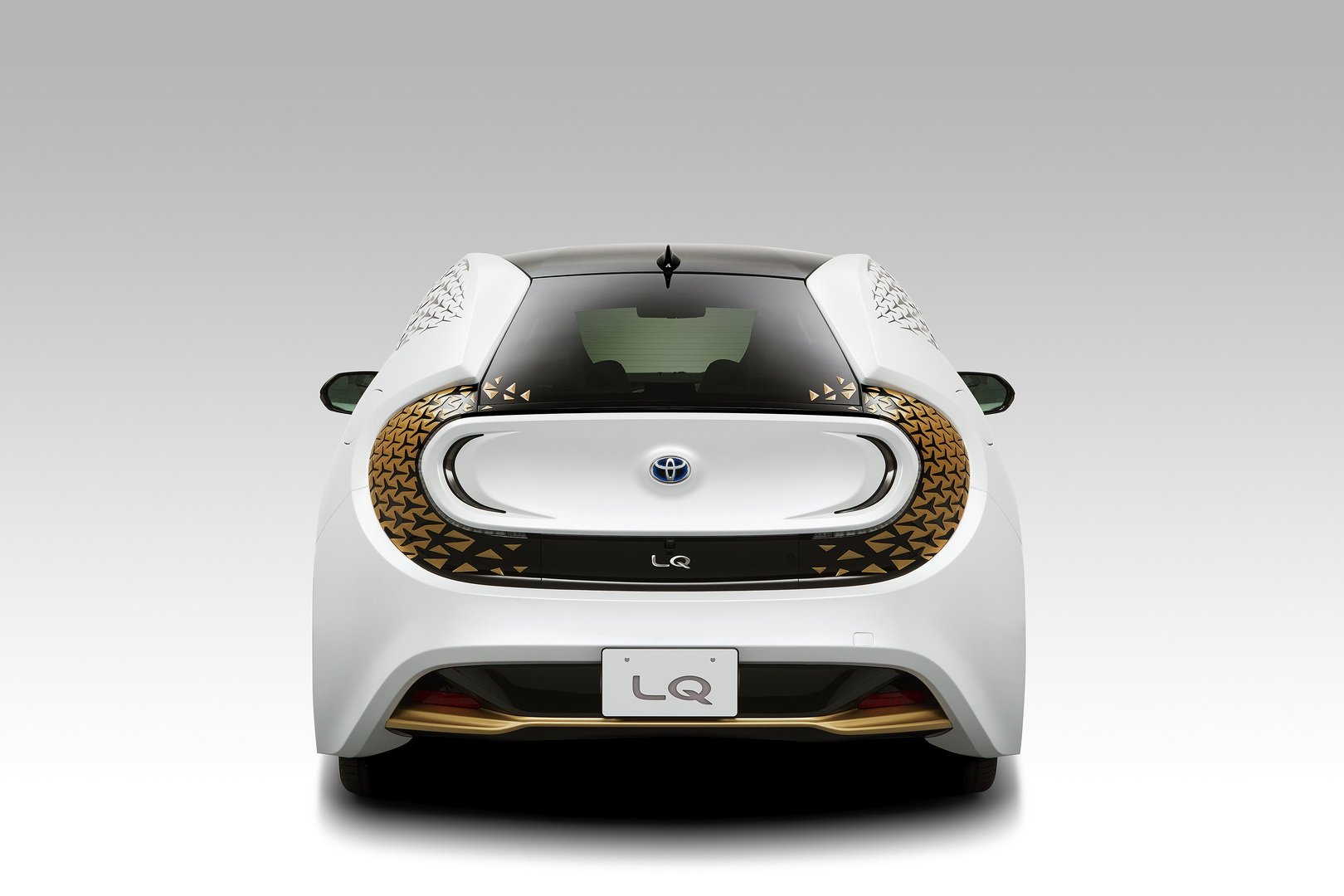 لکسوس و تویوتا تا ۲۰۲۱ سه خودروی الکتریکی جدید خود را عرضه می‌کنند +تصاویر