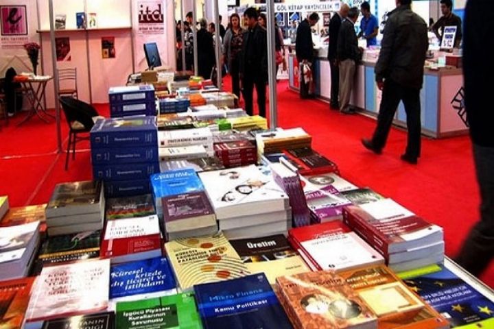 بازگشایی نمایشگاه بزرگ کتاب در همدان