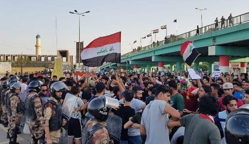 سفارت‌های خارجی در اعتراضات عراق نقش دارند/ مرجعیت سوپاپ اطمینان مردم است