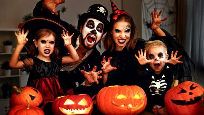 هالووین جشنی با ریشه‌های سنتی یا شیطان پرستی؟ / از تور ویژه تا لباس‌ها و گریم‌های عجیب هالووین در ایران + تصاویر