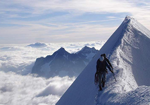 صعود کوهنورد جهرمی به قله آیلند پیک هیمالیا