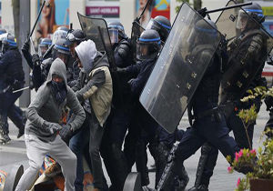 حمله پلیس فرانسه به راهپیمایی معترضان در مارسی