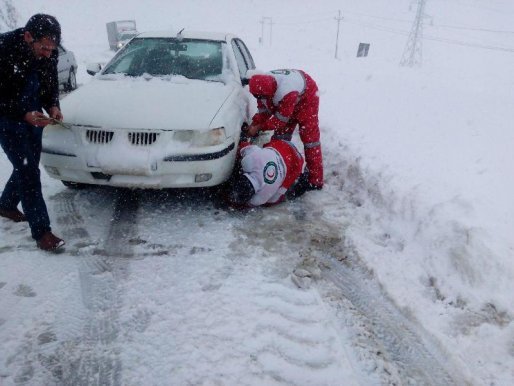 امدادرسانی به ۱۱۲ شهروند گرفتار در برف و کولاک